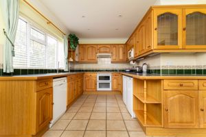 6 Rushton Avenue South Godstone
